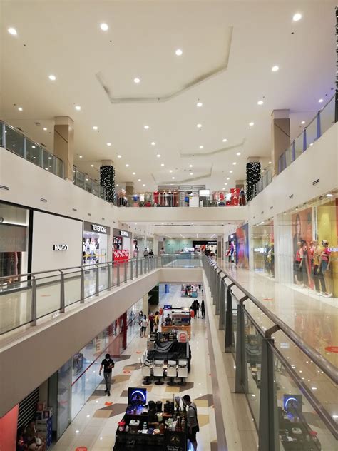 30th mall stores.